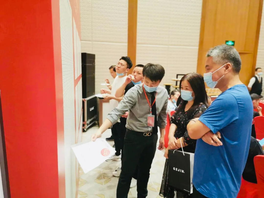 15988338526477639lEq.jpg 1598833333(1).jpg